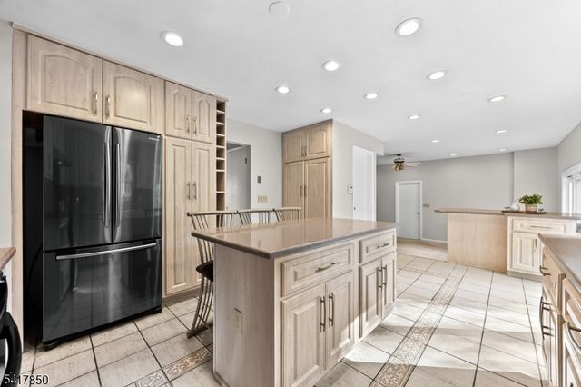 350 Parsippany Blvd, Parsippany-troy Hills Twp., NJ 07005