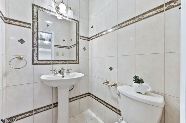 350 Parsippany Blvd, Parsippany-troy Hills Twp., NJ 07005