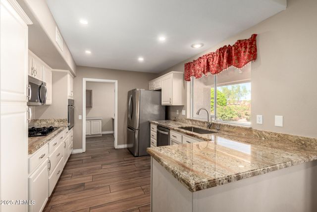 14610 W TRADING POST Drive, Sun City West, AZ 85375