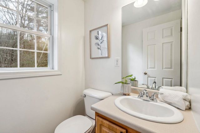 9 Old Nashua Rd Unit A2, Amherst, NH 03031