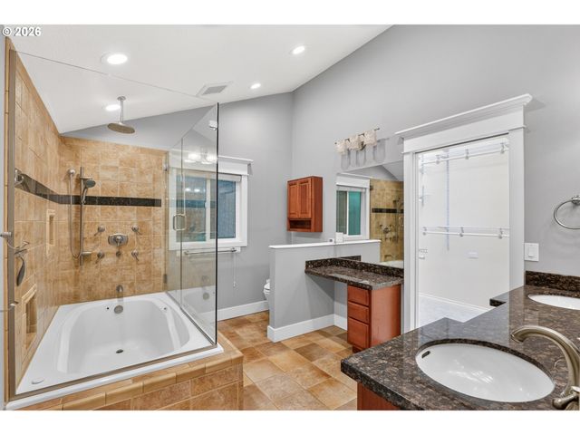 725 CARRERA Ln, Lake Oswego, OR 97034
