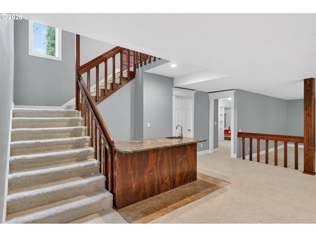 725 CARRERA Ln, Lake Oswego, OR 97034