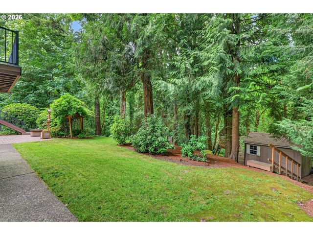 725 CARRERA Ln, Lake Oswego, OR 97034