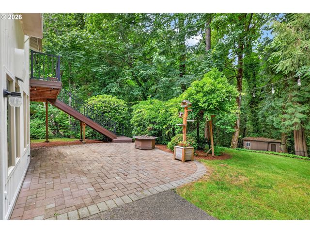 725 CARRERA Ln, Lake Oswego, OR 97034