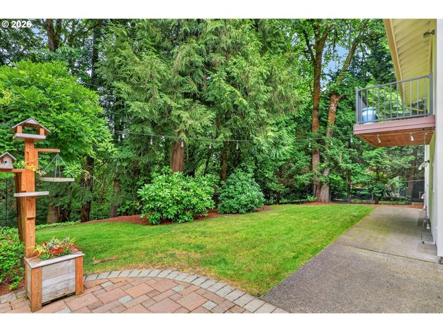 725 CARRERA Ln, Lake Oswego, OR 97034
