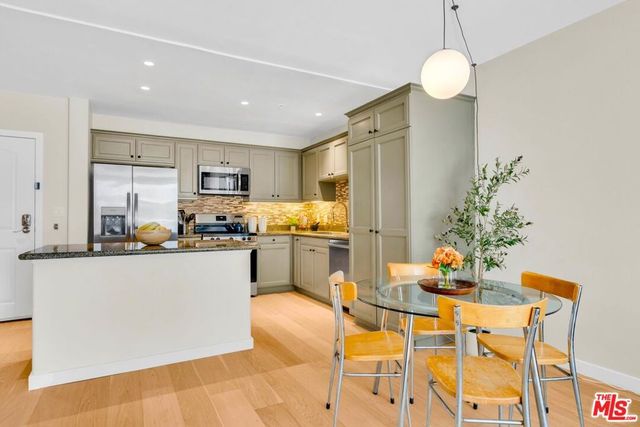 3740 Santa Rosalia Drive 302, Los Angeles, CA 90008