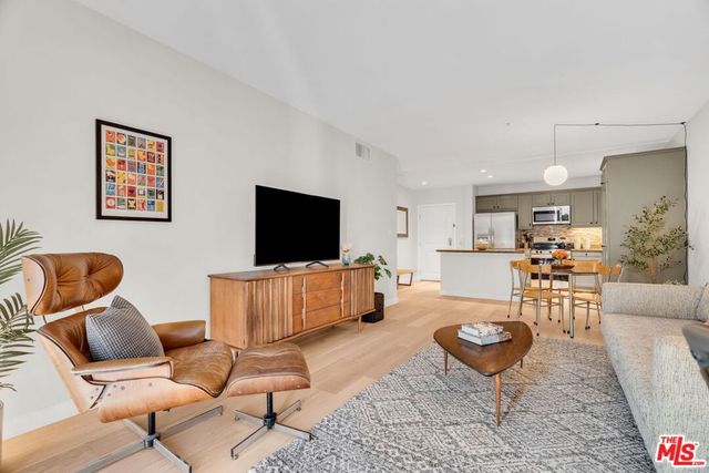 3740 Santa Rosalia Drive 302, Los Angeles, CA 90008