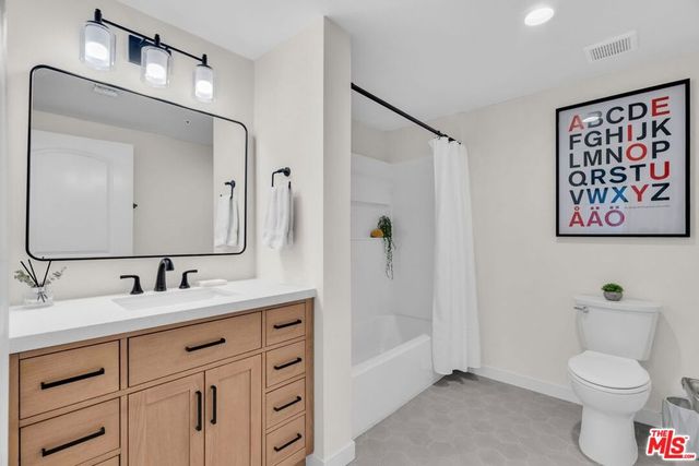 3740 Santa Rosalia Drive 302, Los Angeles, CA 90008