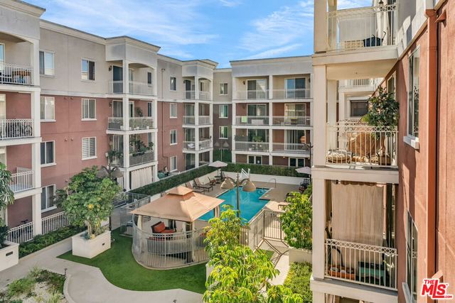 3740 Santa Rosalia Drive 302, Los Angeles, CA 90008