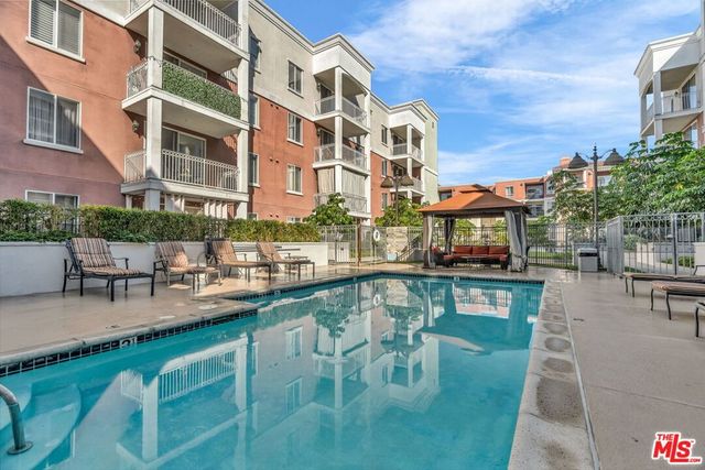 3740 Santa Rosalia Drive 302, Los Angeles, CA 90008