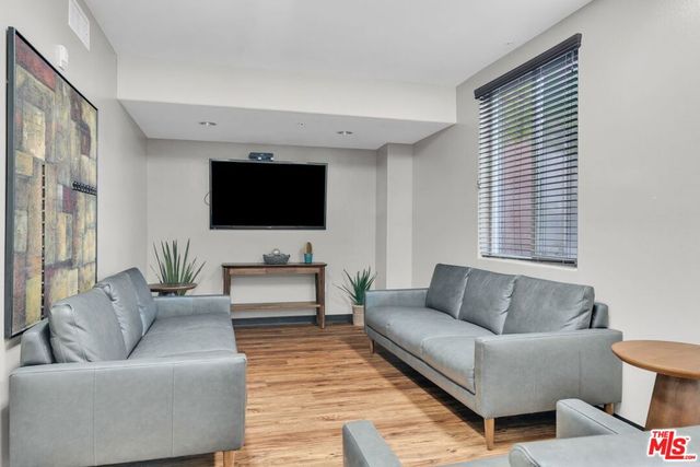 3740 Santa Rosalia Drive 302, Los Angeles, CA 90008