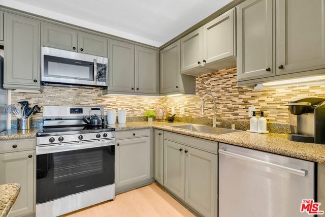 3740 Santa Rosalia Drive 302, Los Angeles, CA 90008