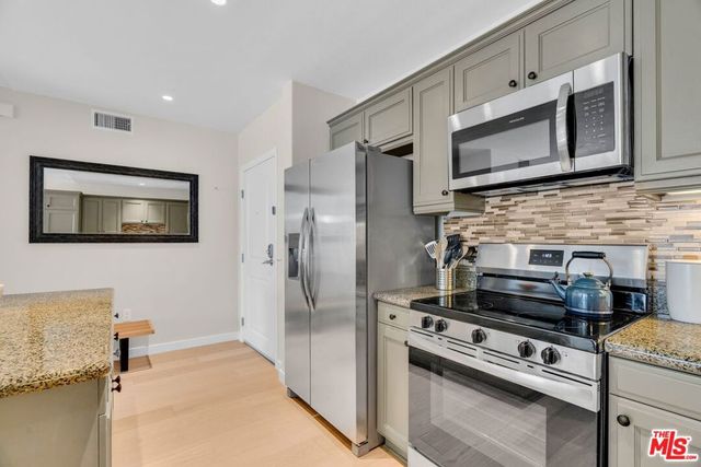 3740 Santa Rosalia Drive 302, Los Angeles, CA 90008