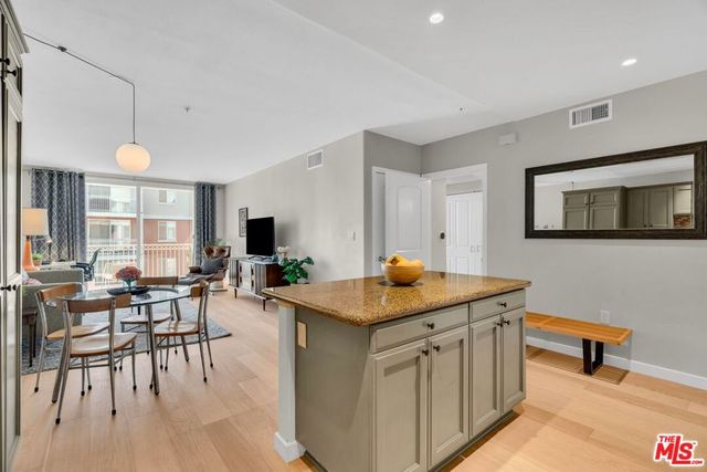 3740 Santa Rosalia Drive 302, Los Angeles, CA 90008