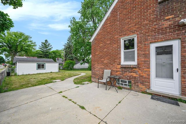 2856 Academy Street, Dearborn, MI 48124