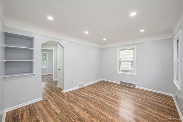 2856 Academy Street, Dearborn, MI 48124