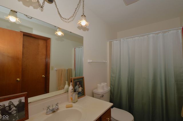 750 Cottage Lane, Greenwood, IN 46143