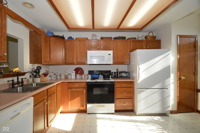 750 Cottage Lane, Greenwood, IN 46143