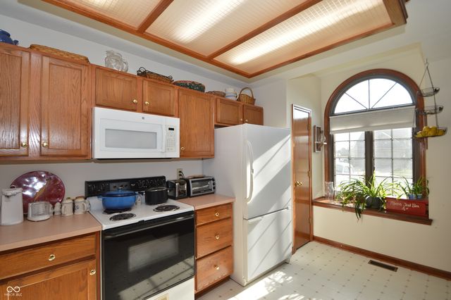 750 Cottage Lane, Greenwood, IN 46143