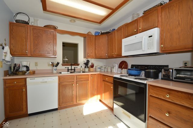 750 Cottage Lane, Greenwood, IN 46143