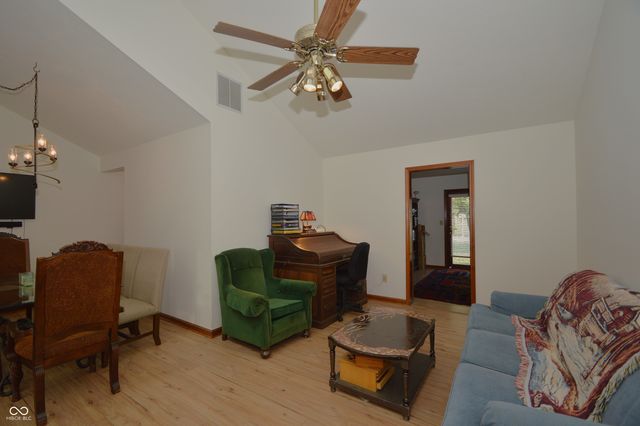 750 Cottage Lane, Greenwood, IN 46143