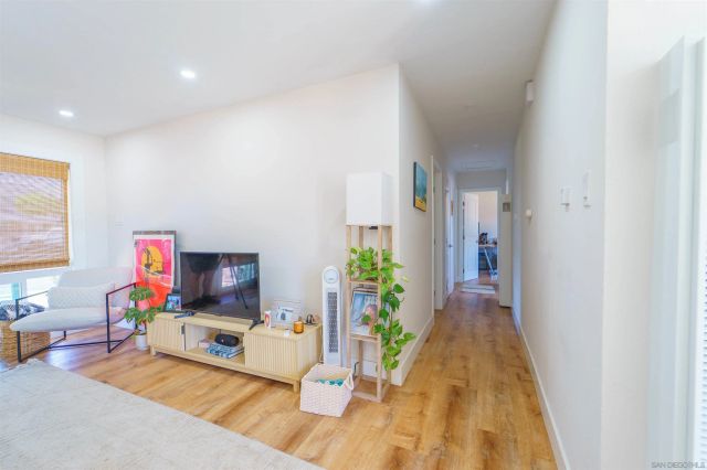 4190 Clairemont Dr, San Diego, CA 92117