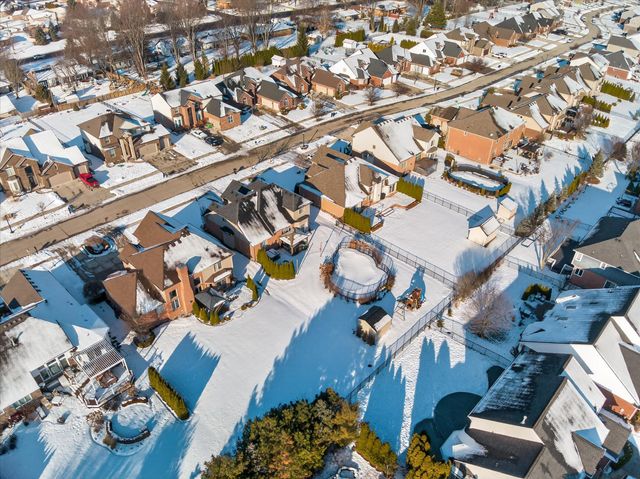 47376 Hidden Meadows Drive, Macomb Twp, MI 48044