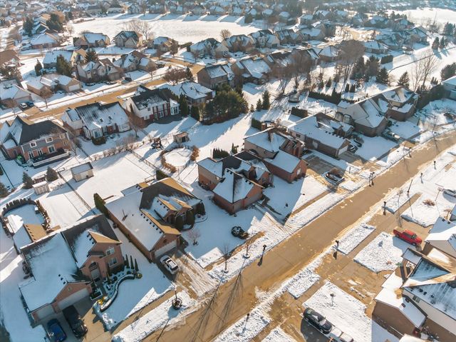 47376 Hidden Meadows Drive, Macomb Twp, MI 48044