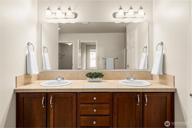 27783 257th Avenue SE, Maple Valley, WA 98038