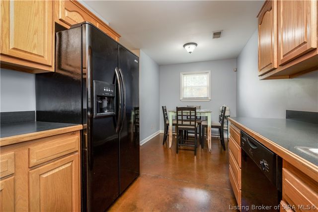 244 E Winbourne Avenue, Clarksville, IN 47129
