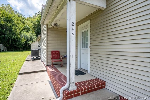 244 E Winbourne Avenue, Clarksville, IN 47129