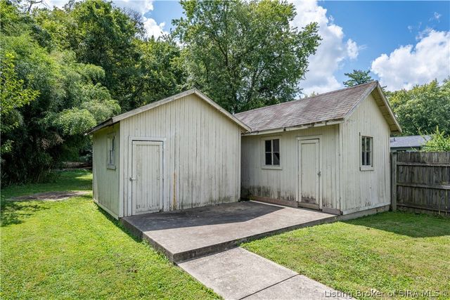 244 E Winbourne Avenue, Clarksville, IN 47129