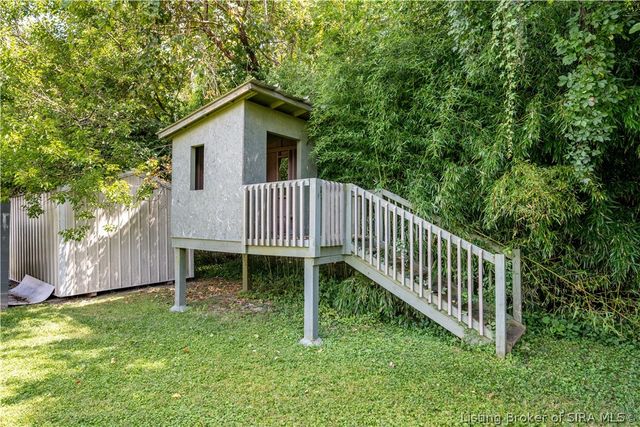 244 E Winbourne Avenue, Clarksville, IN 47129