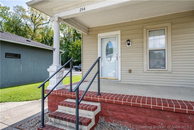 244 E Winbourne Avenue, Clarksville, IN 47129