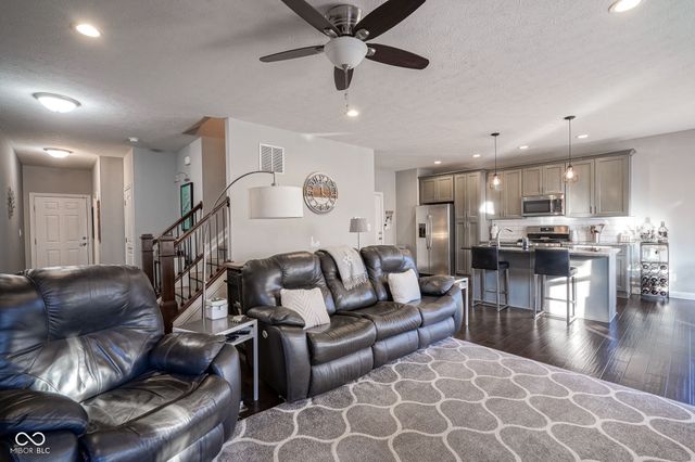 9749 Thorne Cliff Way 105, Fishers, IN 46037