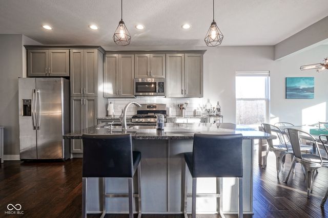 9749 Thorne Cliff Way 105, Fishers, IN 46037