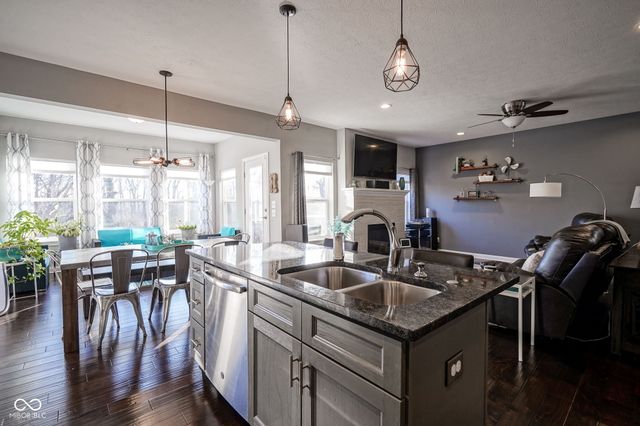 9749 Thorne Cliff Way 105, Fishers, IN 46037