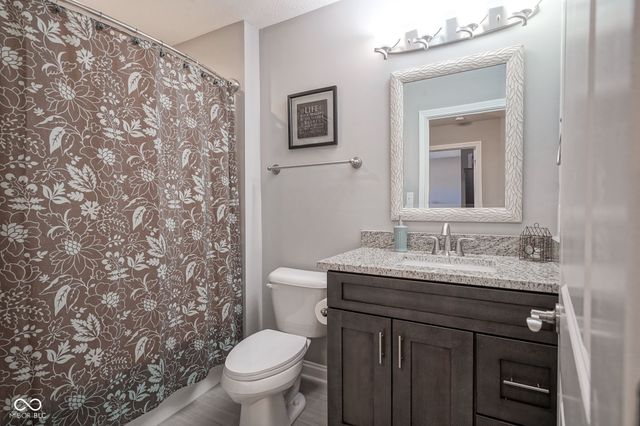 9749 Thorne Cliff Way 105, Fishers, IN 46037