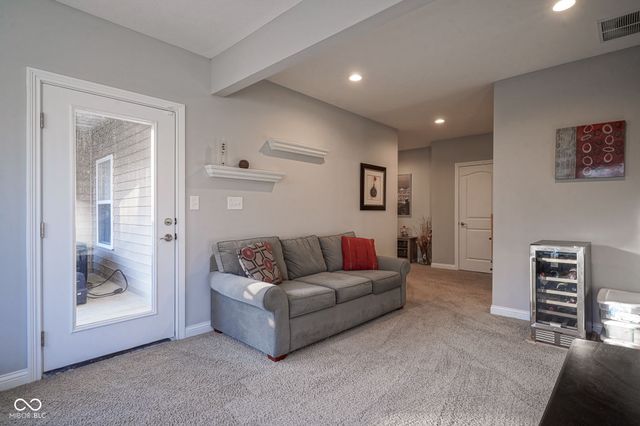 9749 Thorne Cliff Way 105, Fishers, IN 46037