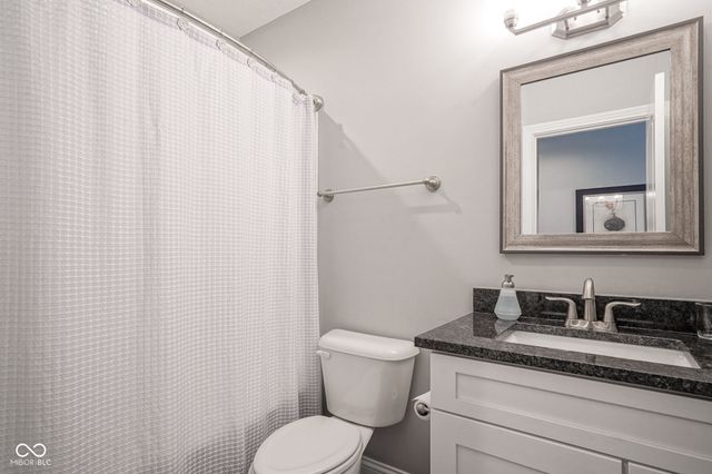 9749 Thorne Cliff Way 105, Fishers, IN 46037