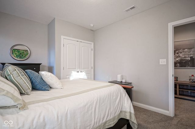 9749 Thorne Cliff Way 105, Fishers, IN 46037