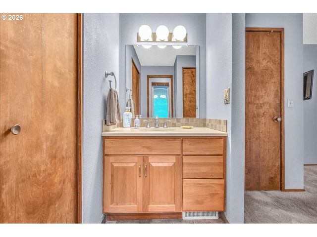 6630 Sw VENTURA Dr, Tigard, OR 97223