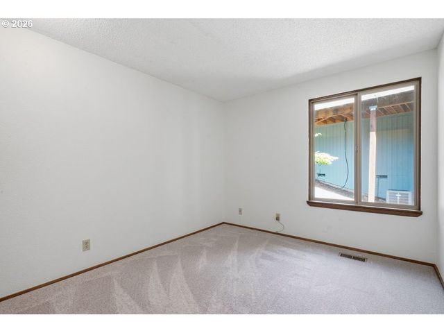 6630 Sw VENTURA Dr, Tigard, OR 97223