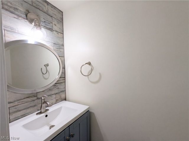 30223 Chatham Point Drive, Bay Village, OH 44140