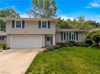 30223 Chatham Point Drive, Bay Village, OH 44140