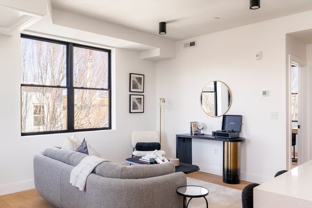 182 Tremont St. 5A, Somerville, MA 02143