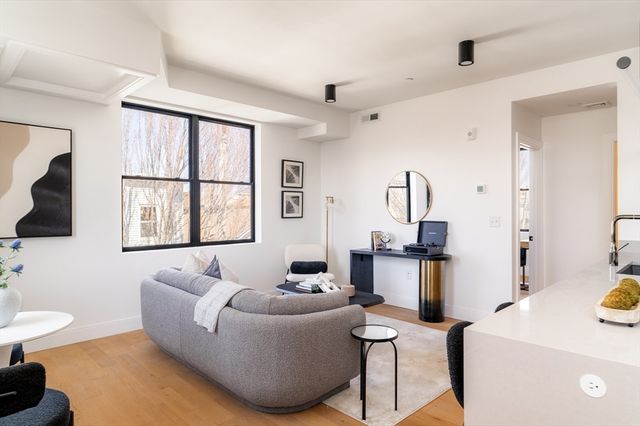182 Tremont St. 5A, Somerville, MA 02143