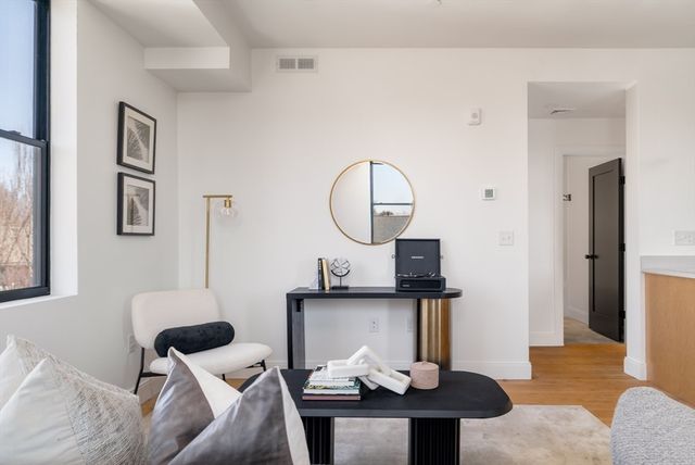 182 Tremont St. 5A, Somerville, MA 02143