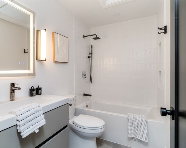 182 Tremont St. 5A, Somerville, MA 02143