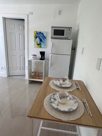 9635 SW 16th St studio, Miami, FL 33165